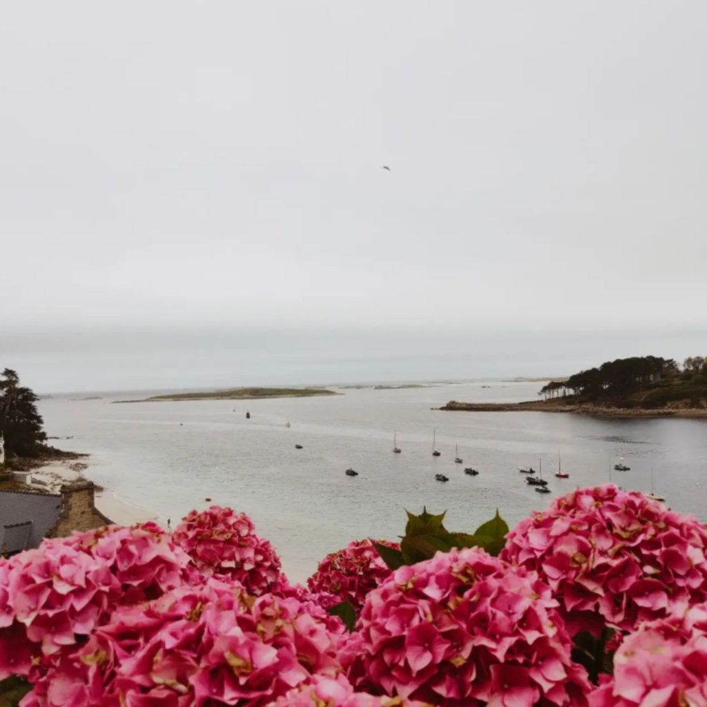 Plage de Béniguet au mois d'avril, Finistère Nord, Pays des Abers