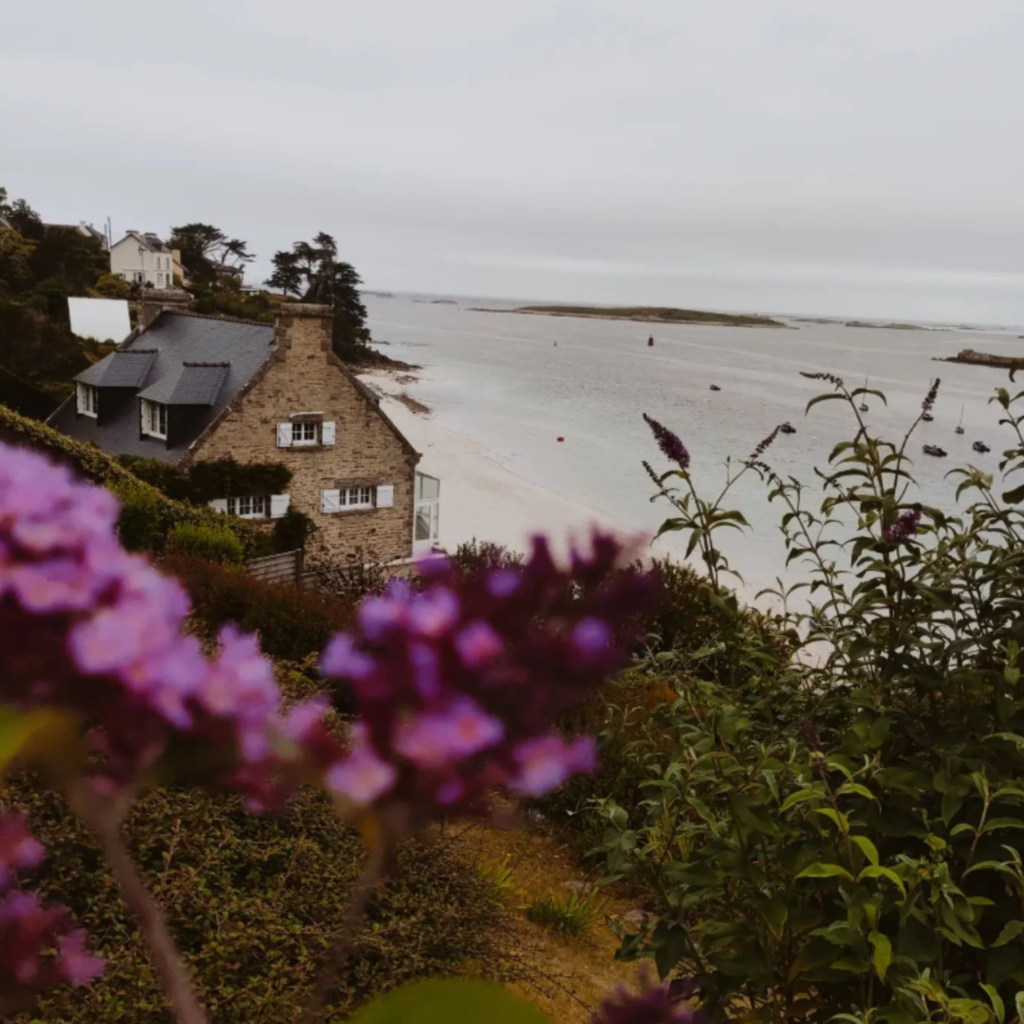 Plage de Béniguet au mois d'avril, Finistère Nord, Pays des Abers