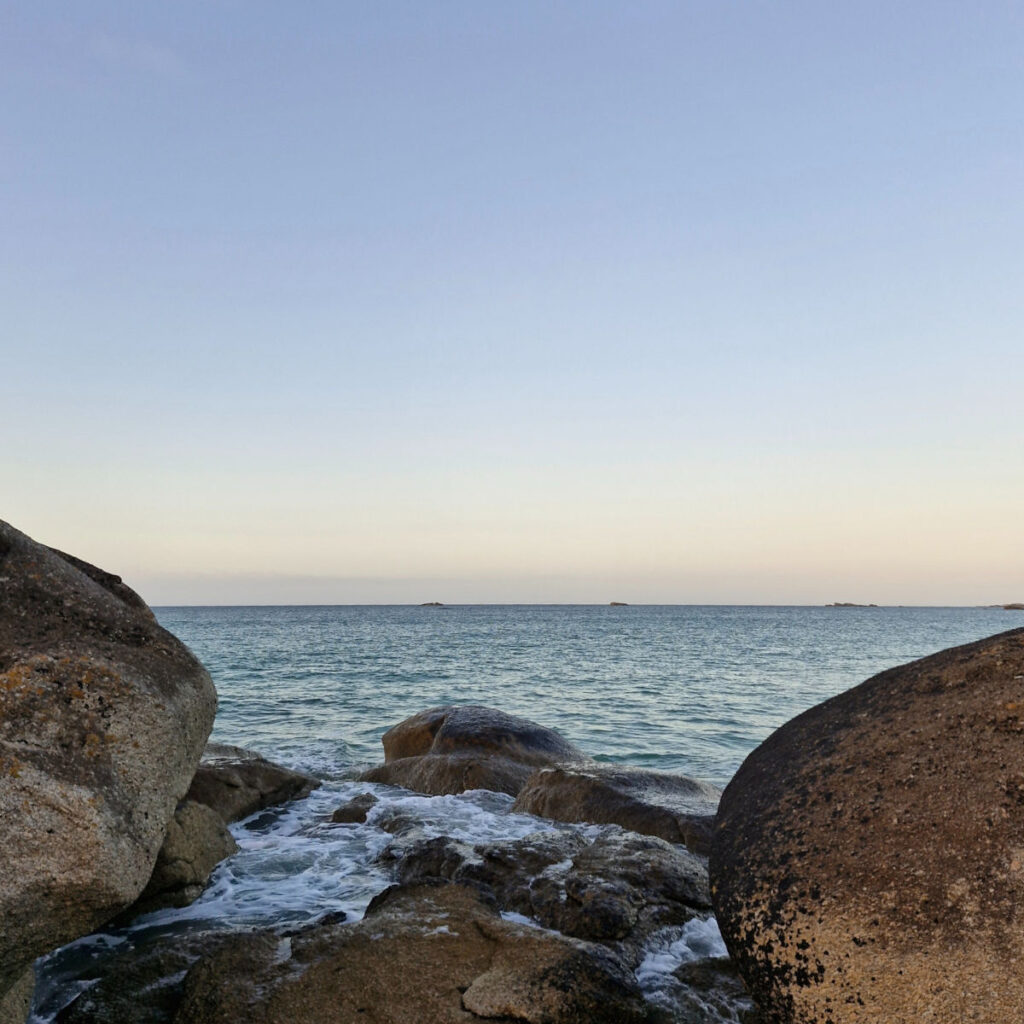 Plage Boutrouilles, Kerlouan