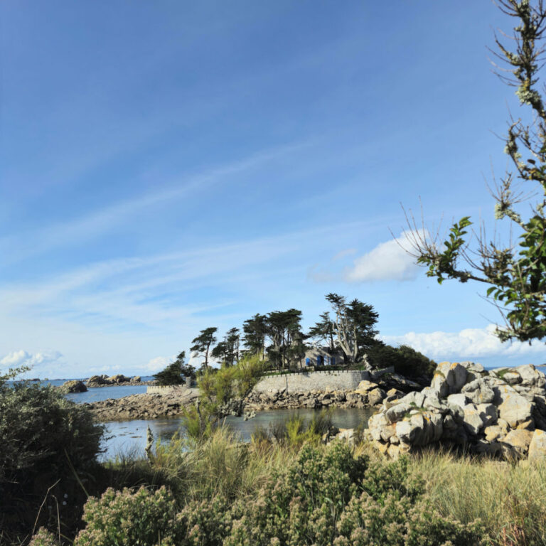 Plage des Jacobins, Chateau de Perharidy, Roscoff