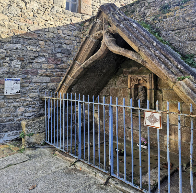 Saint-Pol-de-Léon, Fontaine et lavoirs de Lenn Ar Gloar